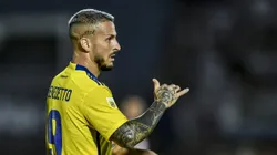Si se va Benedetto, Boca irá por Adam Bareiro