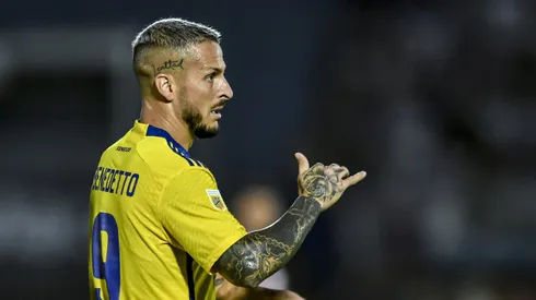 Si se va Benedetto, Boca irá por Adam Bareiro