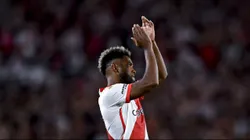 El colombiano se despachó con un triplete ante Vélez.