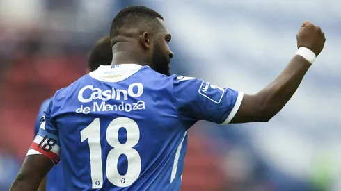 Santiago García festejando uno de sus tantos goles.