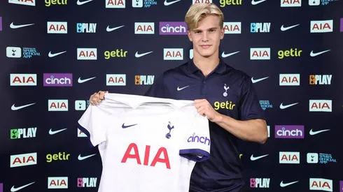 Lucas Bergvall fue anunciado como nuevo refuerzo de Tottenham para mitad de año.