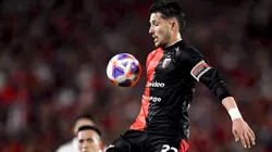 El defensor de Colón denunció a la anterior dirigencia del club.