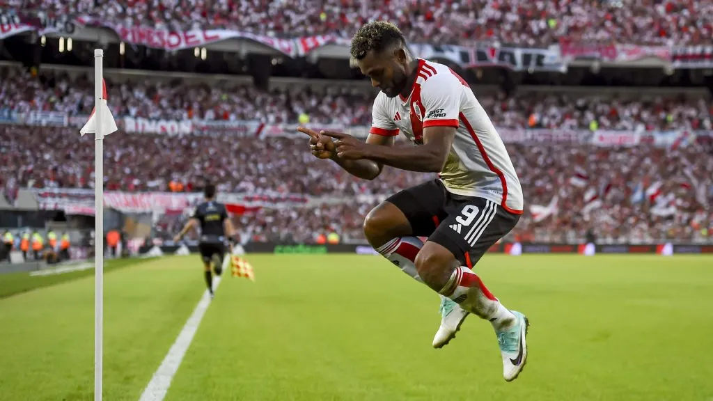 Miguel Borja celebrando uno de sus tantos. (Foto: Getty).
