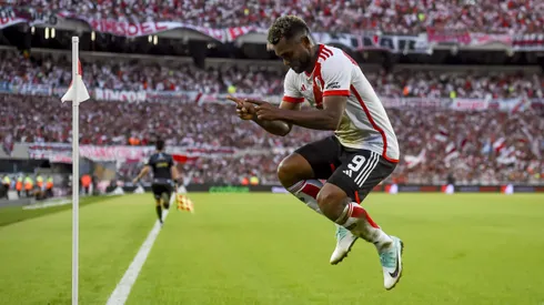 Miguel Borja celebrando uno de sus tantos.