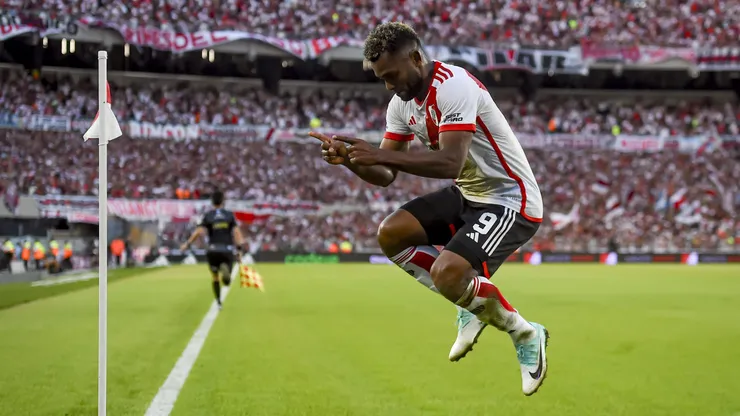 Miguel Borja celebrando uno de sus tantos.