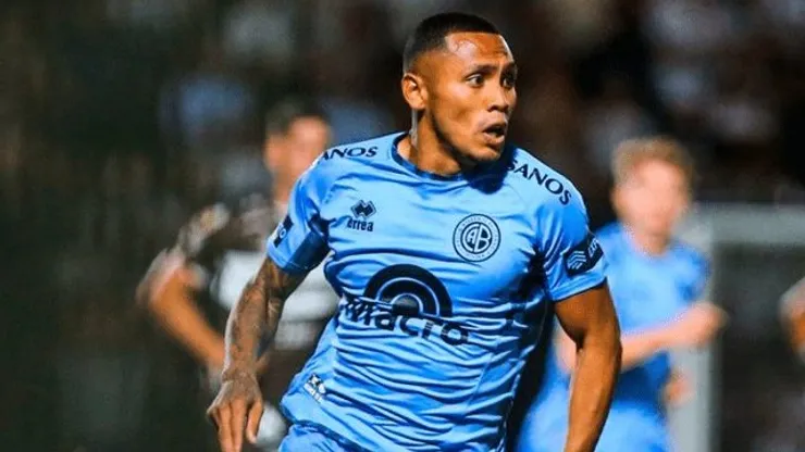 El delantero peruano está acusado por un robo en España.