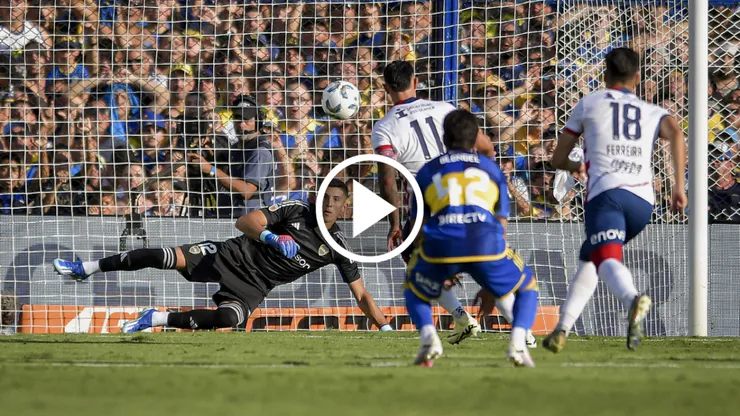 La definición de Bareiro para el gol de penal de San Lorenzo.