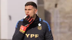 Dibu Martínez ignoró a Armani y pidió a Brey para los Juegos Olímpicos