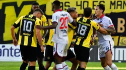 Volvió a haber clásico caliente en Uruguay. Foto de Estefanía Leal.