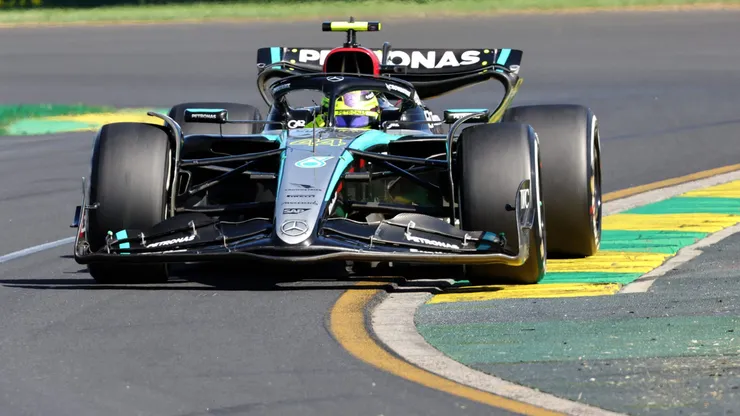 Lewis Hamilton en acción con Mercedes.