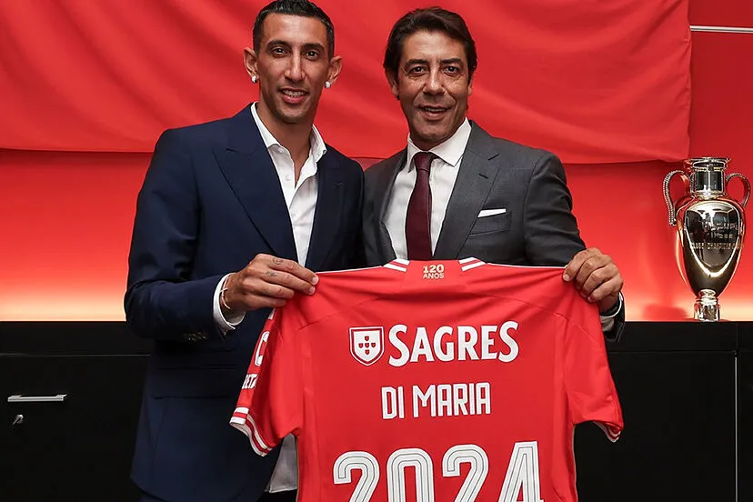 Ángel Di María junto a Rui Costa en su llegada a Benfica a mediados del 2023. @SLBenfica.