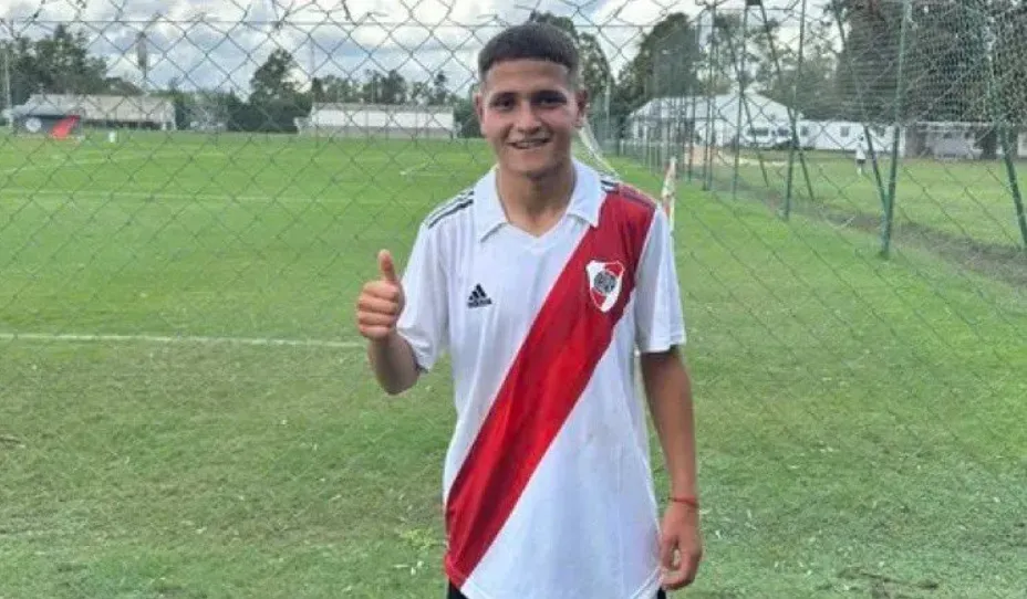 Tobías Bacar con los colores de River. (Foto: Instagram)