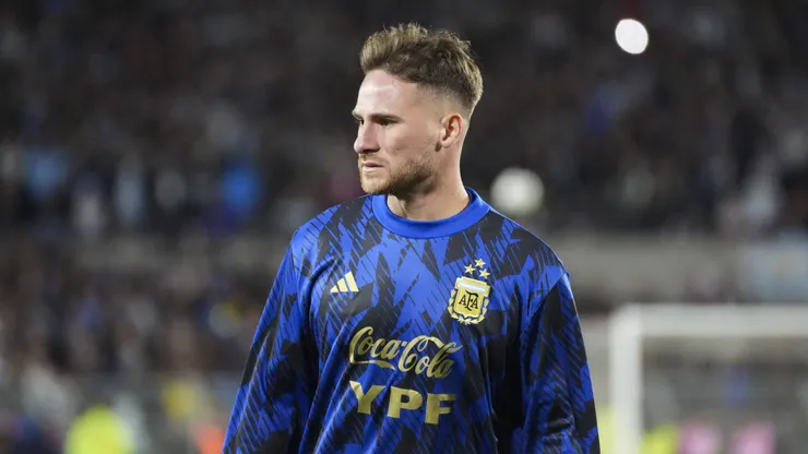 El DT dijo estar orgulloso de la carrera que está haciendo el jugador al que dirigió en Boca.