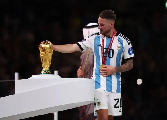 Alexis Mac Allister, campeón del mundo con la Selección Argentina. Imago.