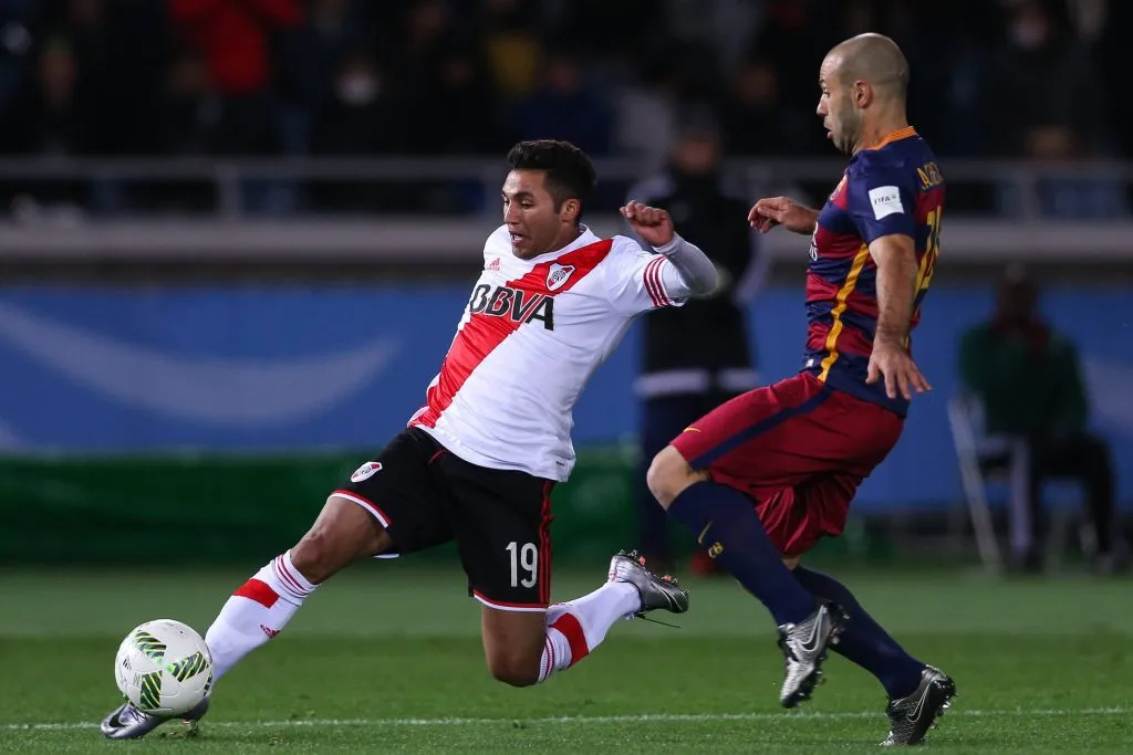 Viudez ante Mascherano en la final del Mundial de Clubes 2015. (Foto: IMAGO).
