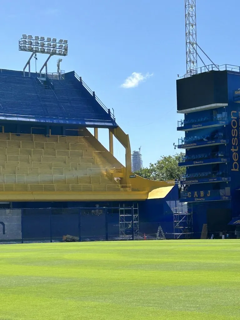 Así quedó el alambrado de la Norte. (Foto: @Fr4nita)