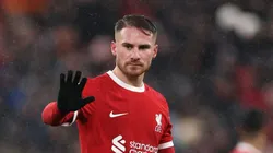 Alexis Mac Allister recluta jugadores de Liverpool para Boca.