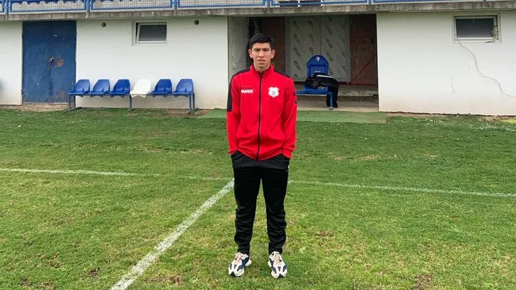 Santiago Palavecino en su presentación en FK Sloboda Novi Grad.