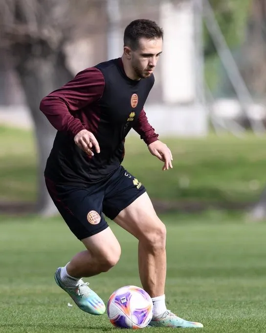 Felipe Peña Biafore entrenando en Lanús.