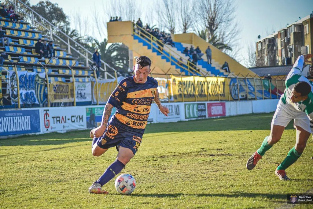 De sus últimos partidos como jugador del Docke. Foto: Dock Sud