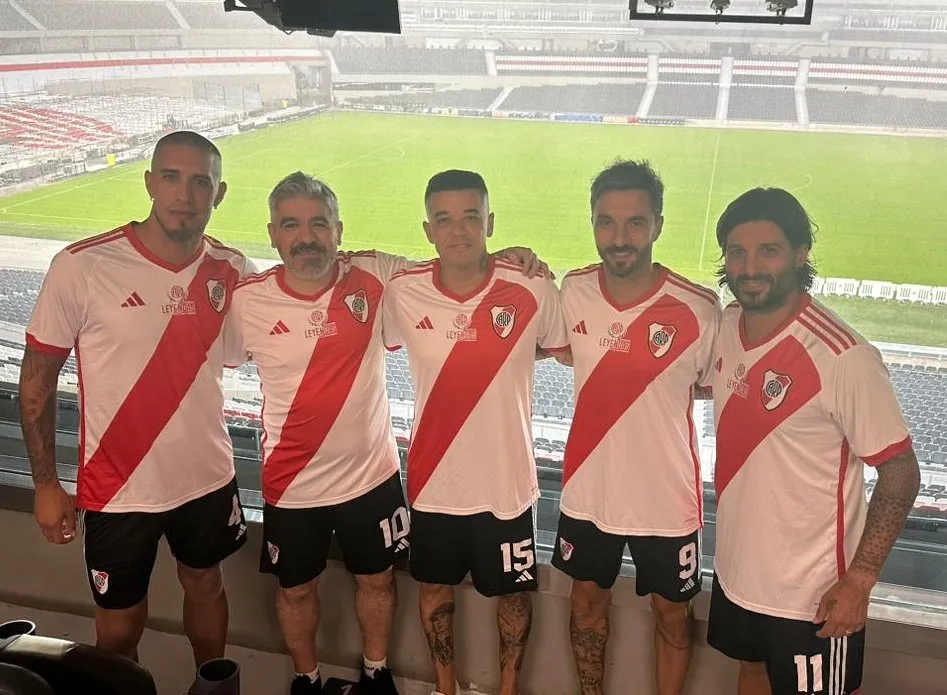 Maidana, Ortega, D´Alessandro, Scocco y el Chori. (Foto: @DistasioNicolas).