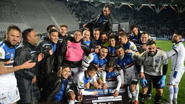 En el estreno de De Rossi, Almagro eliminó a Boca. (Foto: Foto Baires)