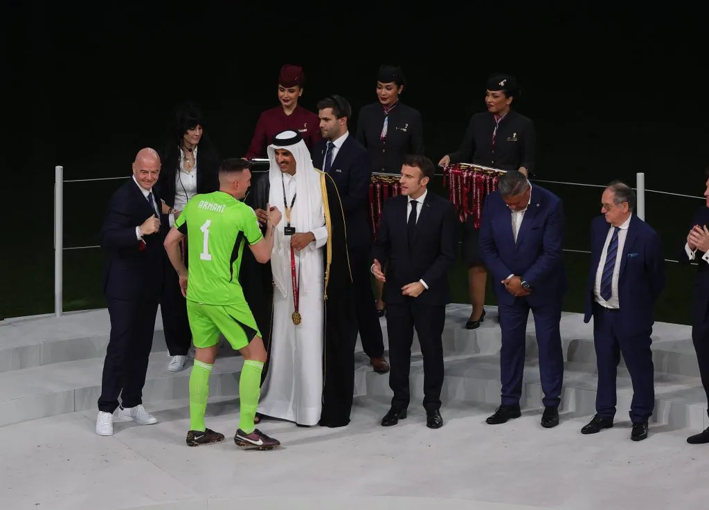 Franco Armani recibe su medalla de campeón del mundo. (Foto: IMAGO).