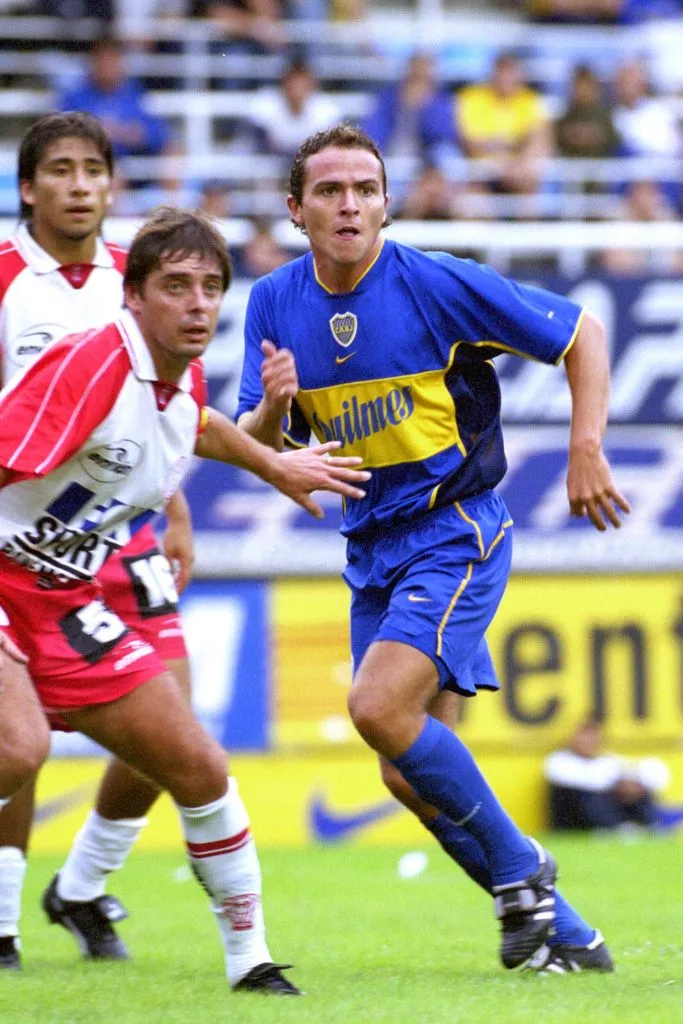 Gustavo Pinto ante Huracán en el año 2001. (Foto: IMAGO).