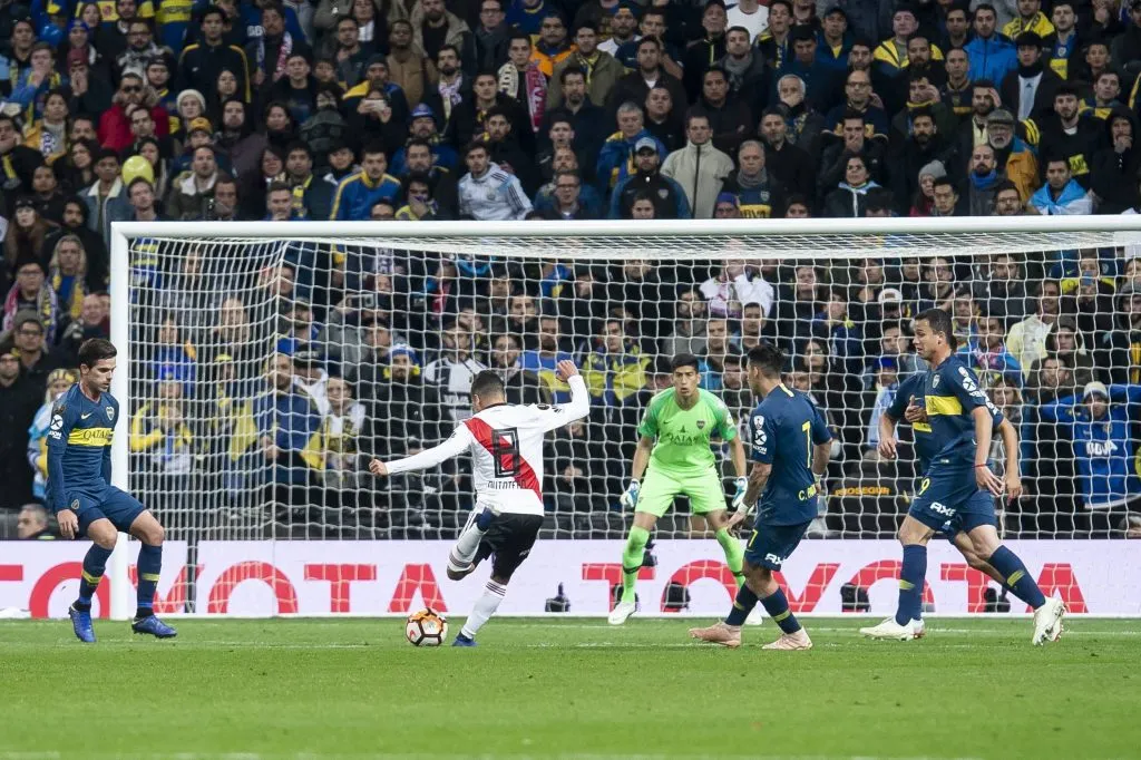 El momento previo al gol de Quintero ante Boca. (Foto: IMAGO).