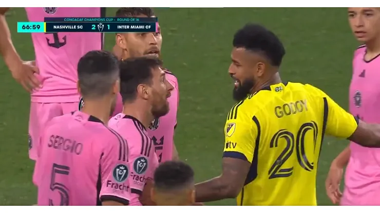 El capitán argentino tuvo un intercambio de palabras con Godoy.