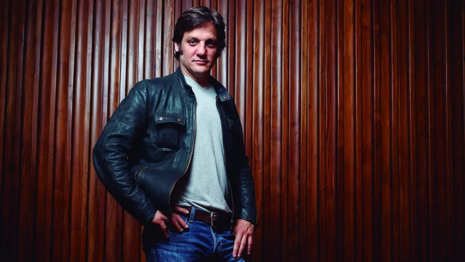 El Turco elige a Rodrigo De la Serna para que lo interprete en su miniserie o película.