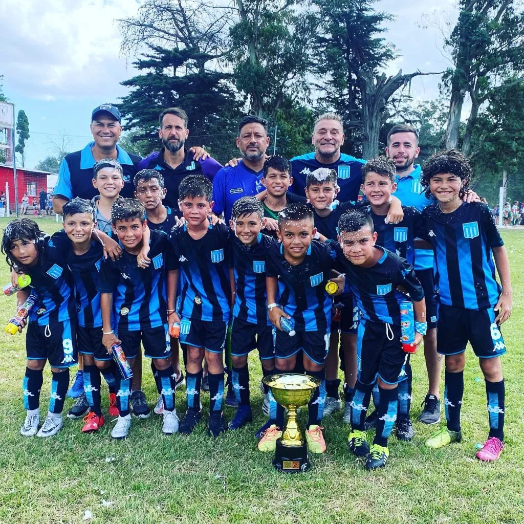 En Racing trabaja en la captación de talentos hace 14 años. Hace 16 que está limpio.