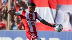 El delantero se enfrentará al club dueño de su pase.