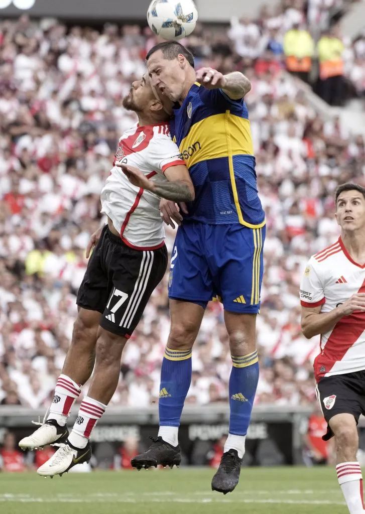 Lema ante Paulo Díaz. (Foto: IMAGO).