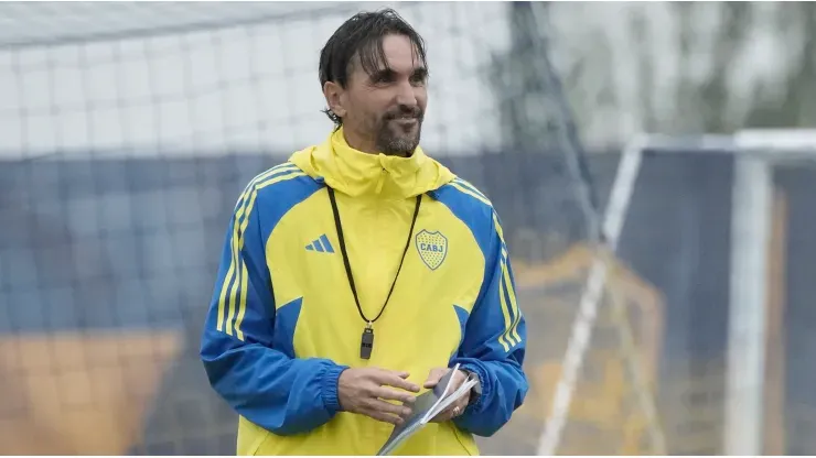 Diego Martínez planifica el partido contra Estudiantes. (Foto: Prensa Boca).