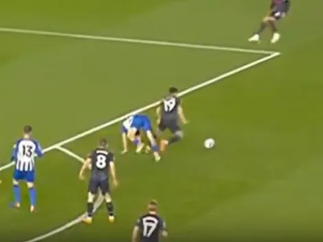 VIDEO | Julián expuso al Colo Barco en una jugada viral en la Premier