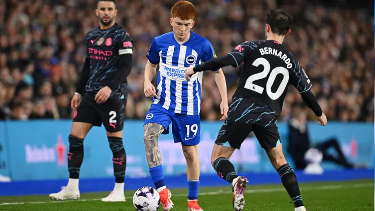 Así fue el debut del Colo Barco como titular en la Premier League