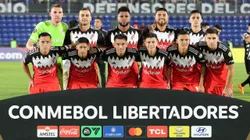 Los titulares de River contra Libertad.