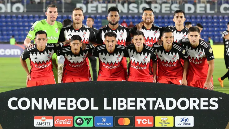Los titulares de River contra Libertad.