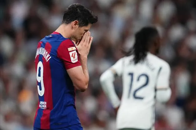 El 2024 de Lewandowski no ha sido tan bueno y en Barcelona piensan en su reemplazante.