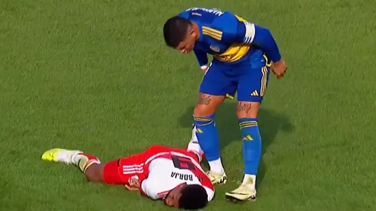 VIDEO | La agresión de Rojo a Borja que lo dejó al borde de la expulsión del Superclásico
