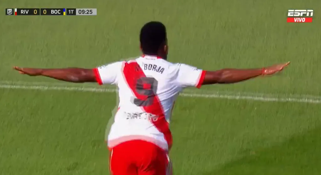 El festejo de Miguel Borja en el primero de River.