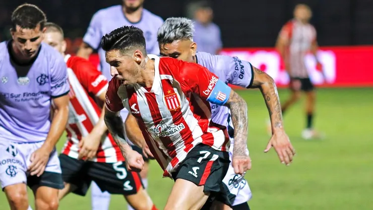 Estudiantes y Barracas chocaron en cancha de Platense.