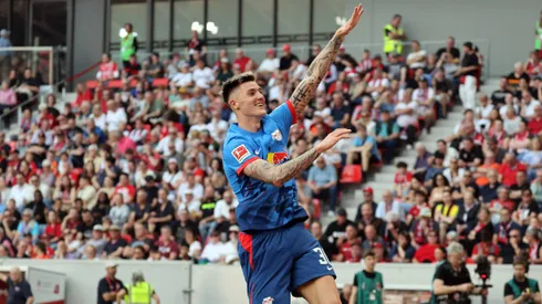 Benjamín Sesko, el delantero que quiere el Manchester United.