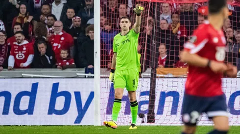 Emiliano Martínez ante Lille.