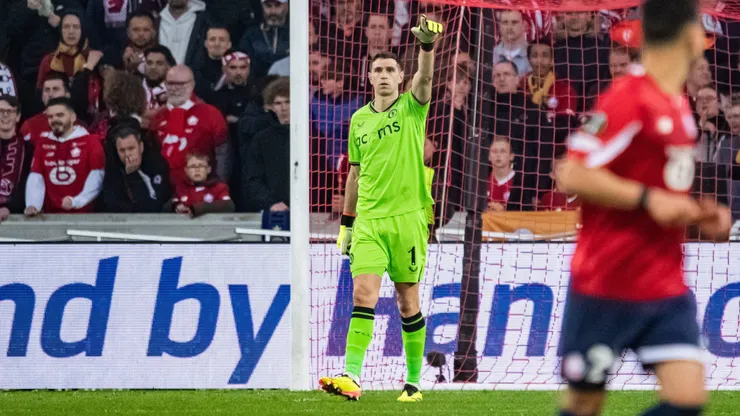 Emiliano Martínez ante Lille.