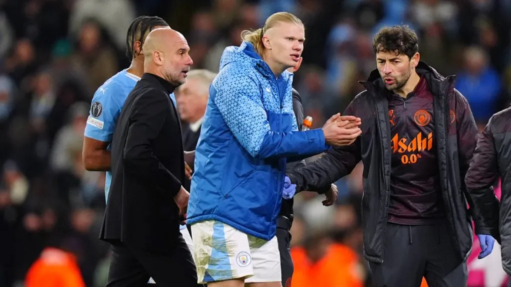 Pep Guardiola y Erling Haaland, antes de la definición por penales (IMAGO / PA Images).