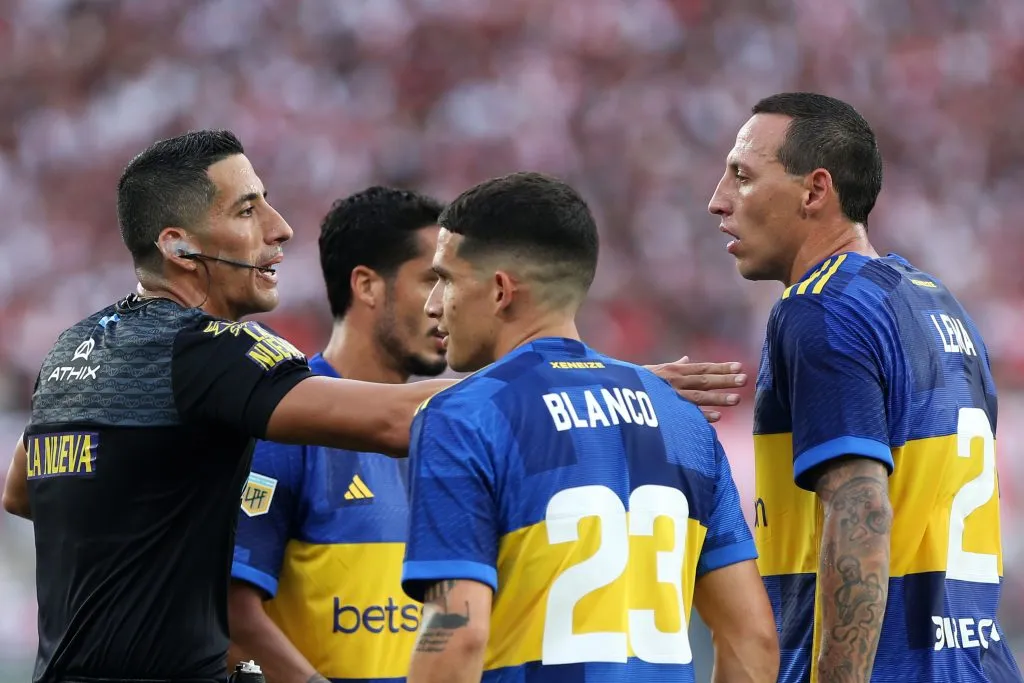 Falcón Pérez, el árbitro del Superclásico. (Foto: Getty)