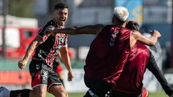 El festejo de los jugadores de Chacarita.