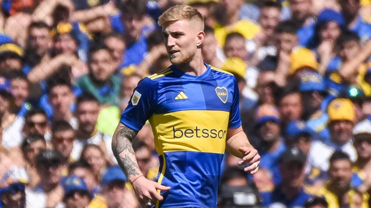 Nicolás Valentini con la camiseta de Boca